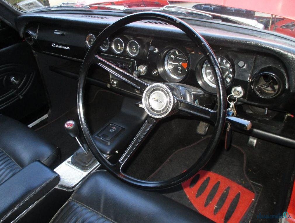 1965' Ford Cortina photo #4
