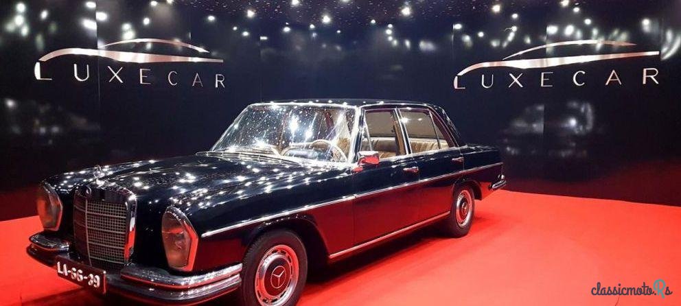1969' Mercedes-Benz S-280 Sedan photo #1