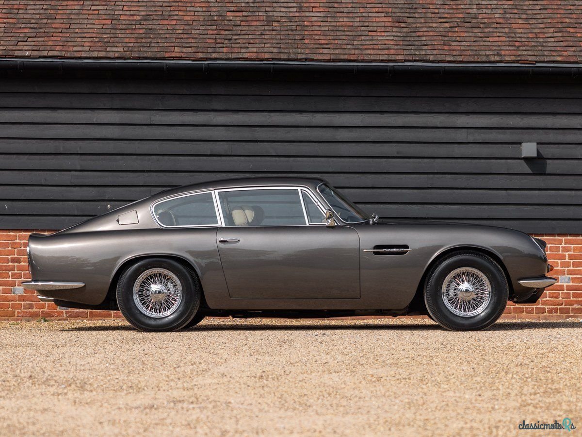 1971' Aston Martin DB6 photo #2