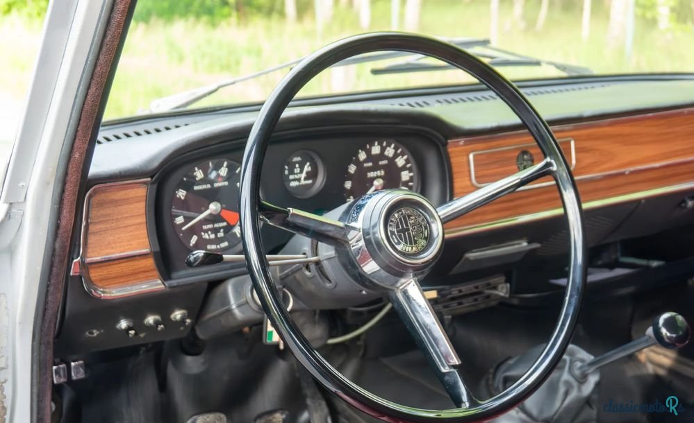 1970' Alfa Romeo Giulia photo #3