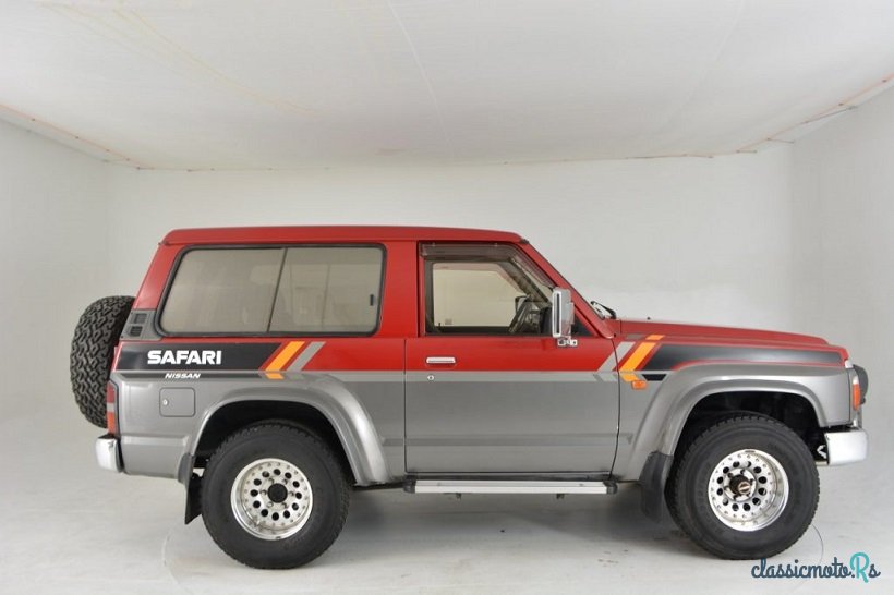 1989' Nissan Safari photo #2