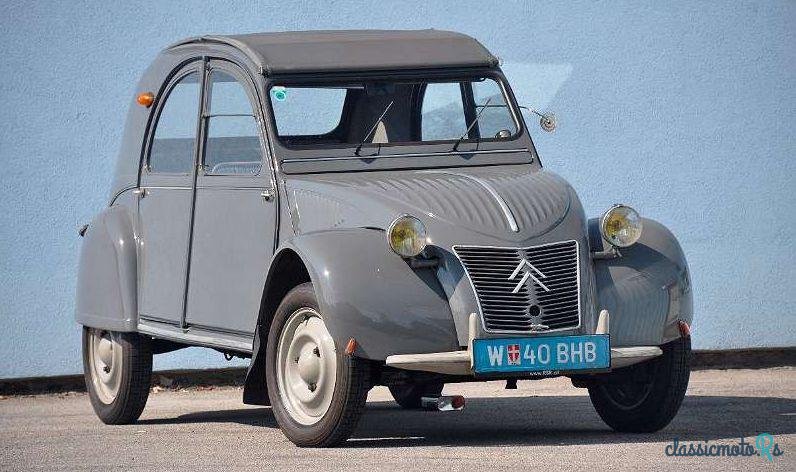 1958' Citroen 2CV photo #2