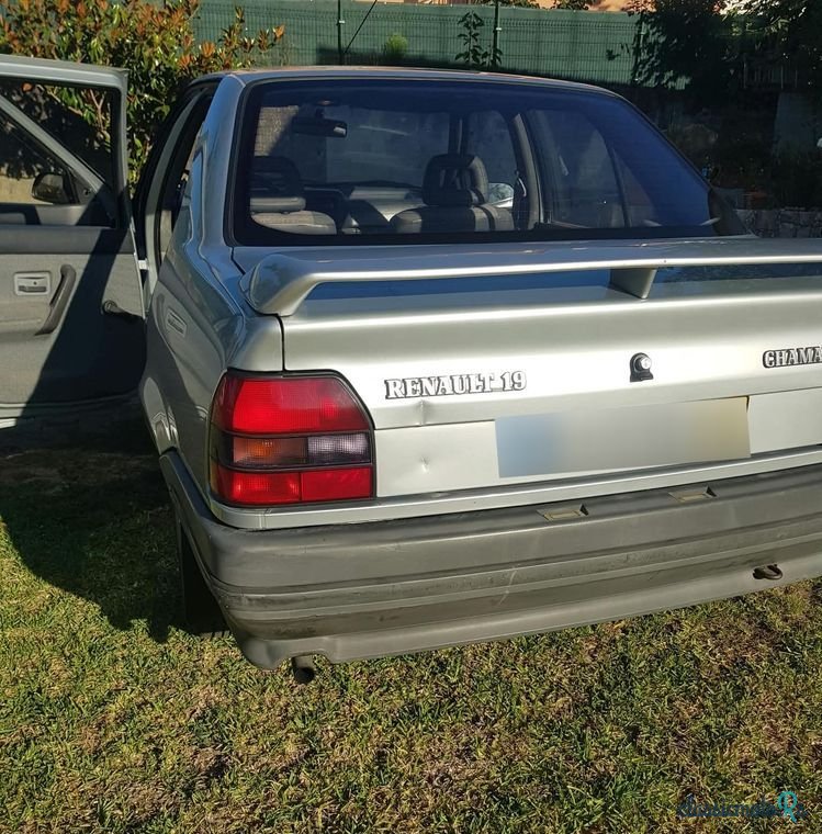 1990' Renault 19 photo #6