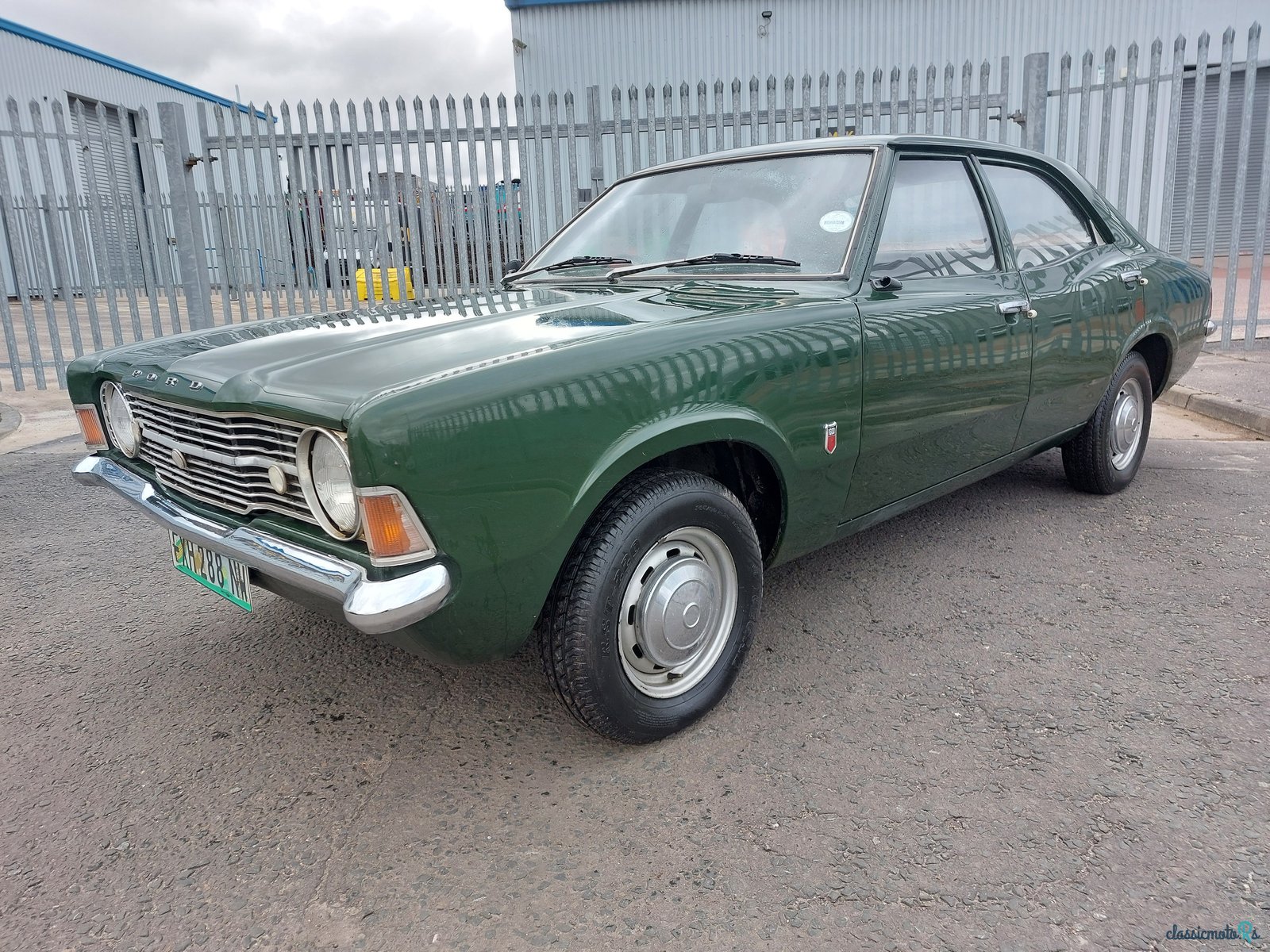 1971' Ford Cortina photo #1