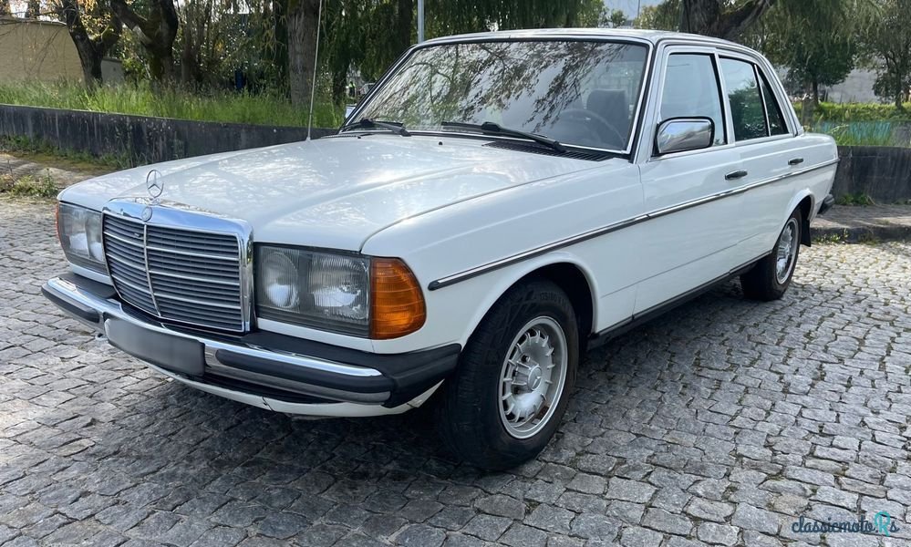 1982' Mercedes-Benz 240 photo #1