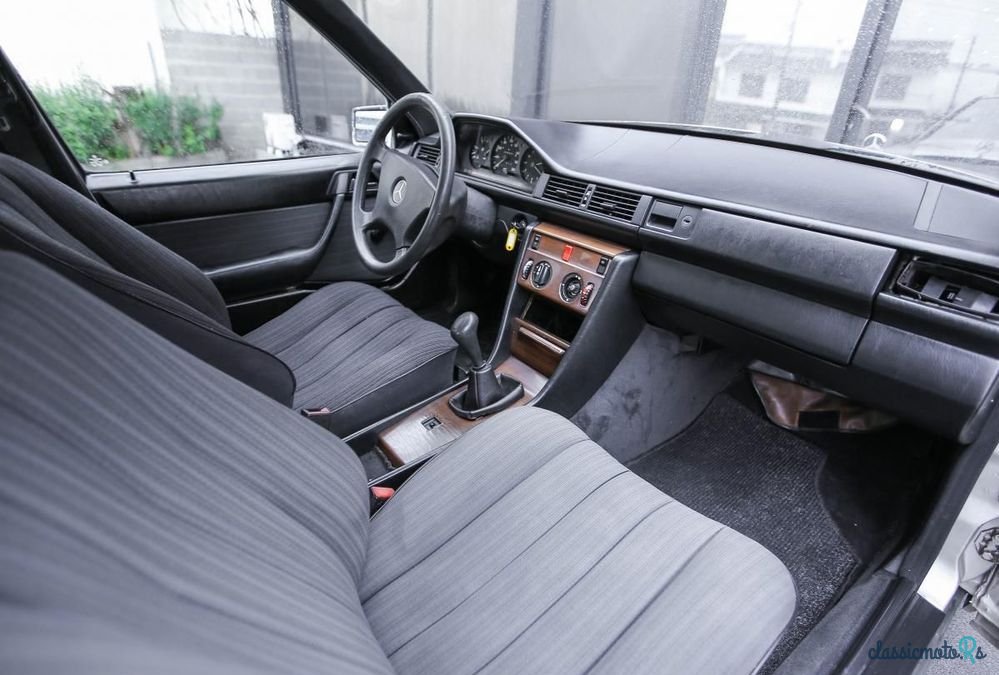 1986' Mercedes-Benz 250 photo #6