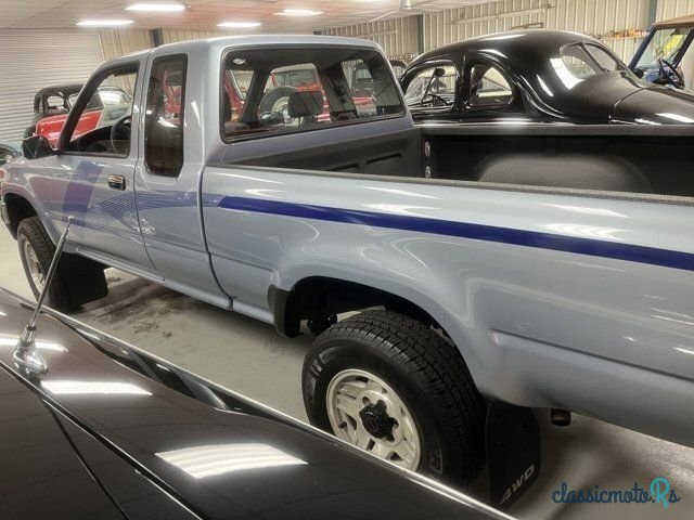1989' Toyota Pickup photo #1