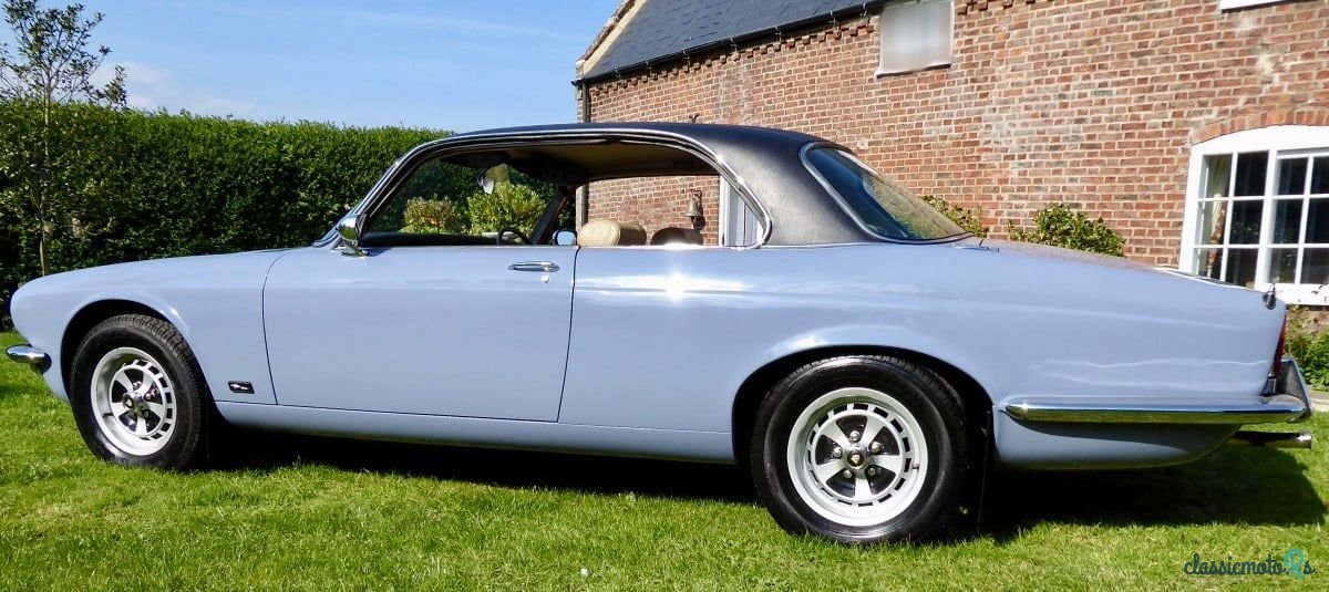 1975' Jaguar XJ photo #4