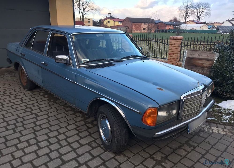 1979' Mercedes-Benz W123 photo #2