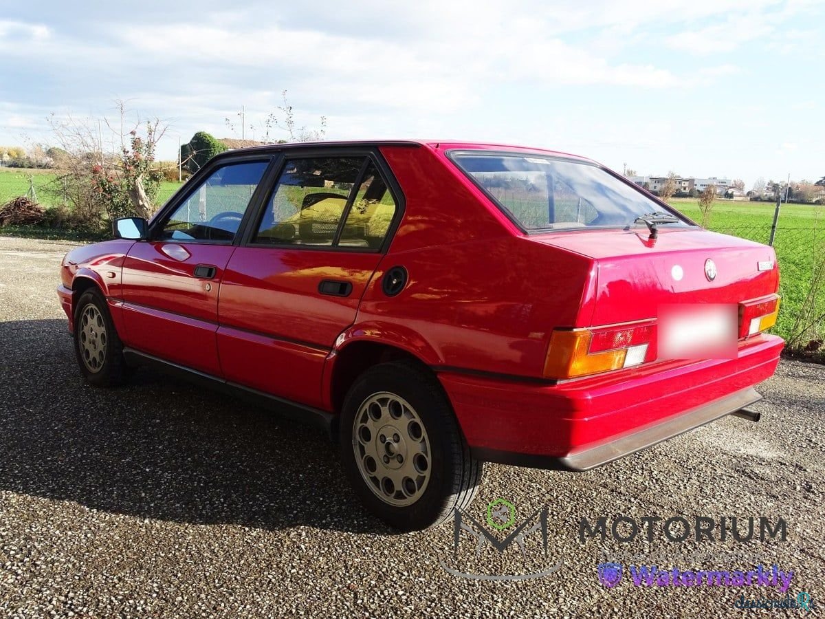 1985' Alfa Romeo 33 photo #3