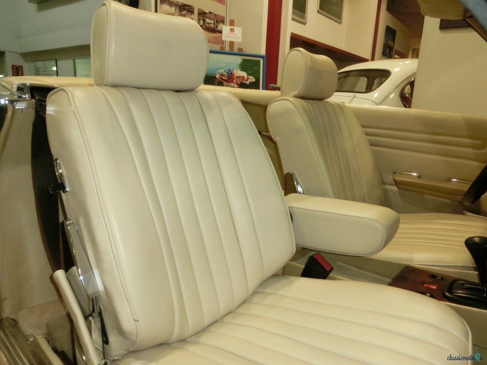 1982' Mercedes-Benz 280SL ROADSTER R107 photo #6