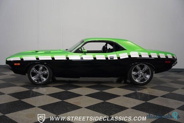 1974' Dodge Challenger photo #2