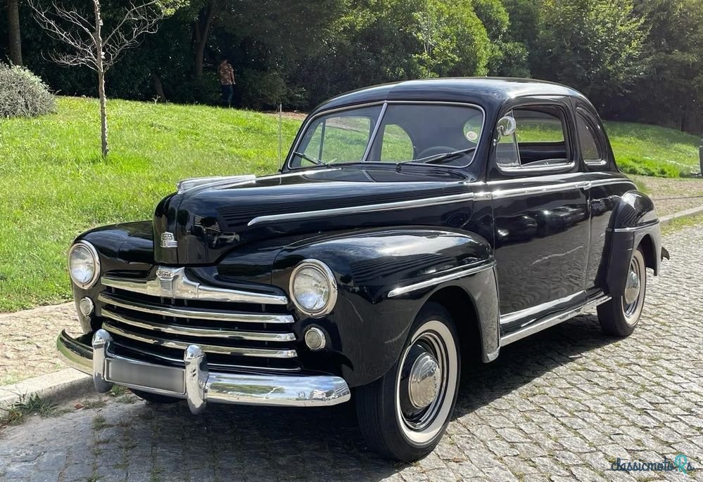 1948' Ford V8 Berline photo #1
