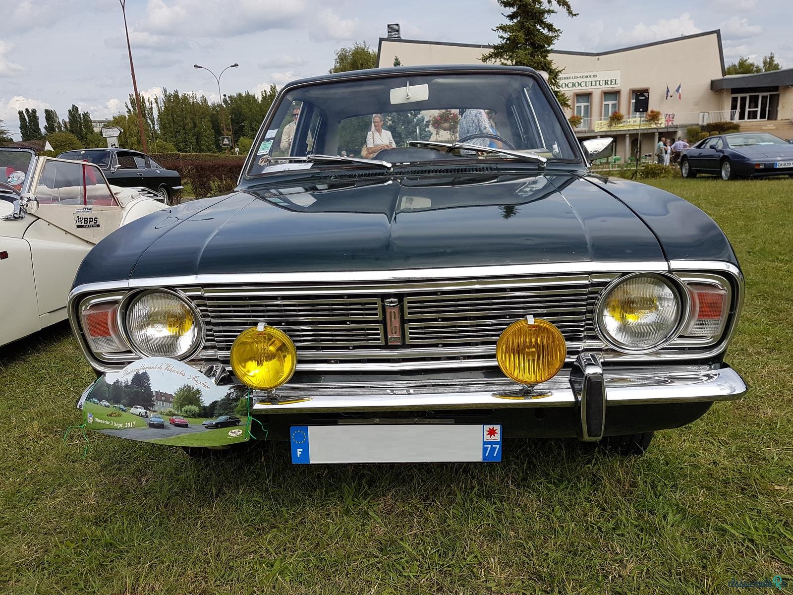 1968' Ford Cortina berline photo #4
