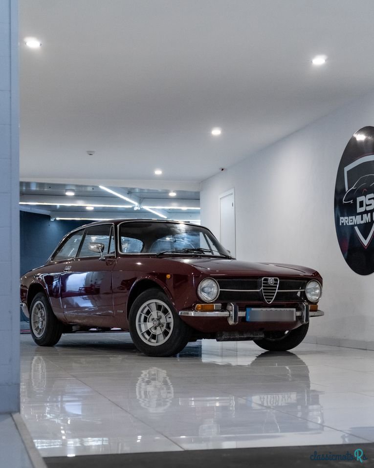1972' Alfa Romeo Giulia photo #3