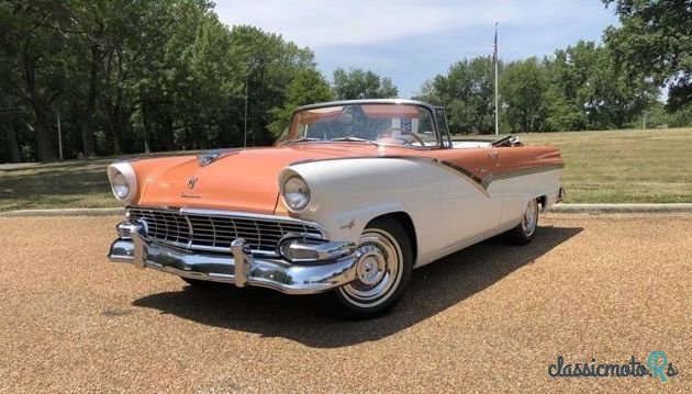 1956' Ford Fairlane photo #2