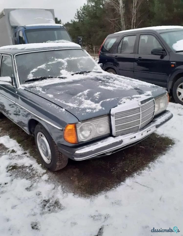 1979' Mercedes-Benz W123 photo #3