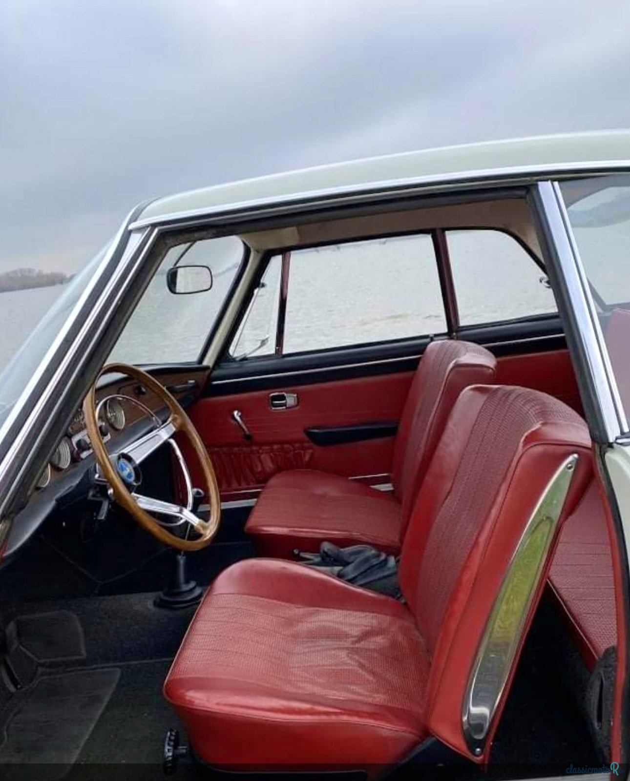 1969' Volkswagen Karmann Ghia photo #2