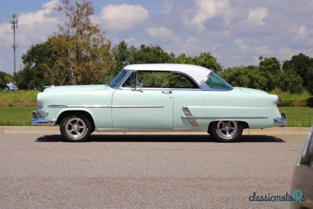 1953' Ford Crestline photo #2