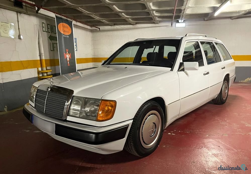 1990' Mercedes-Benz 230 photo #1