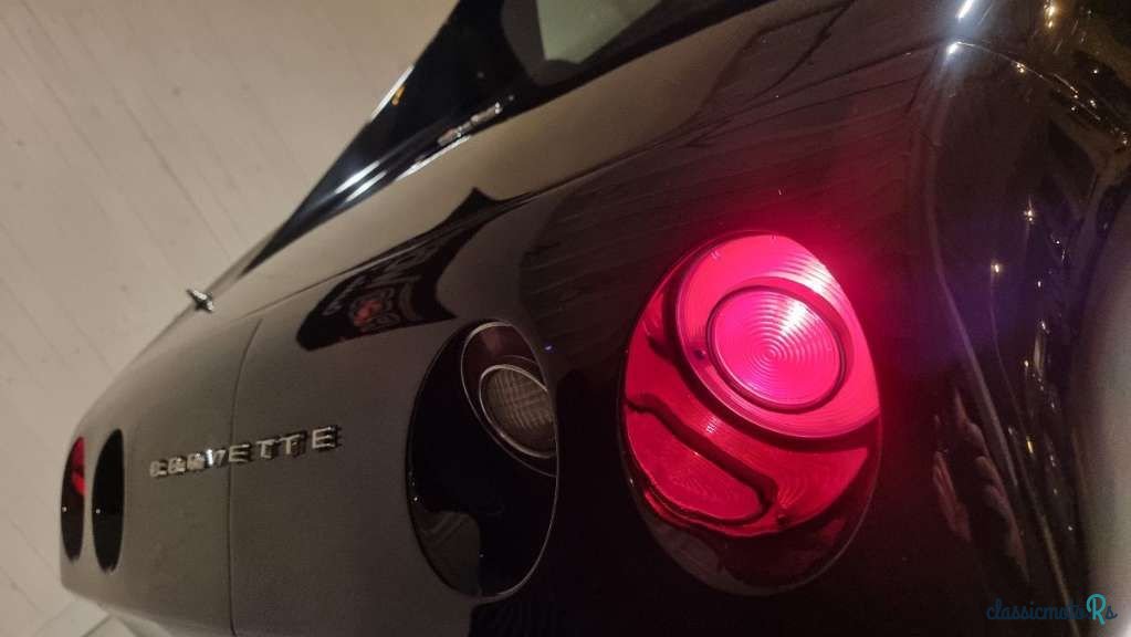 1974' Chevrolet Corvette photo #2