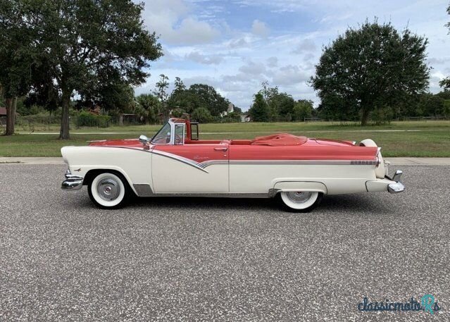 1956' Ford Fairlane photo #2