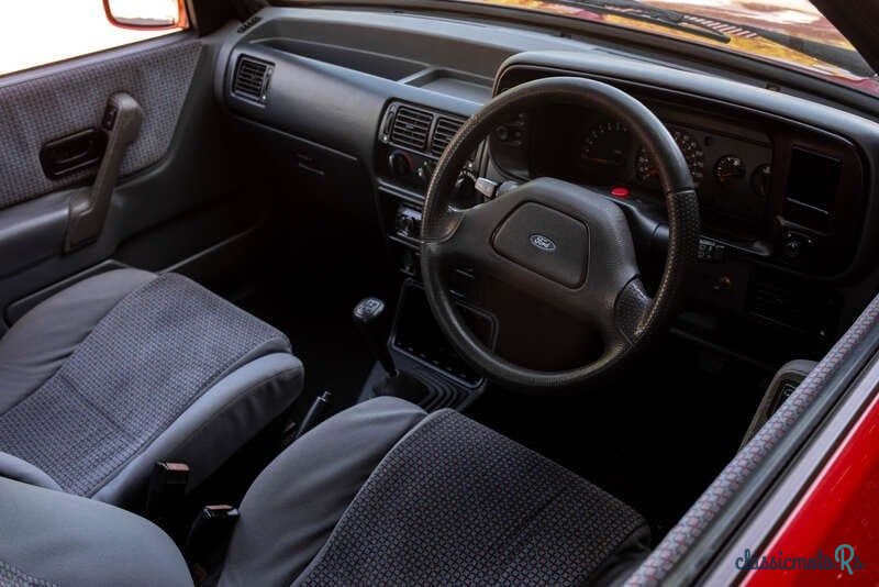 1989' Ford Escort photo #2