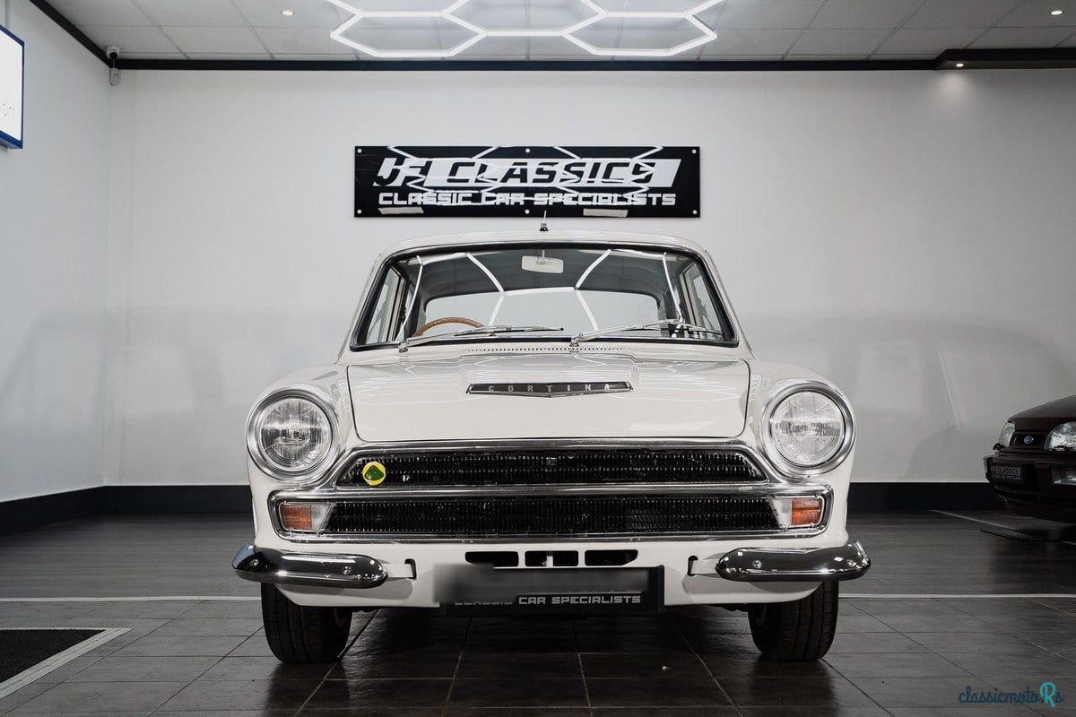 1966' Ford Cortina photo #1