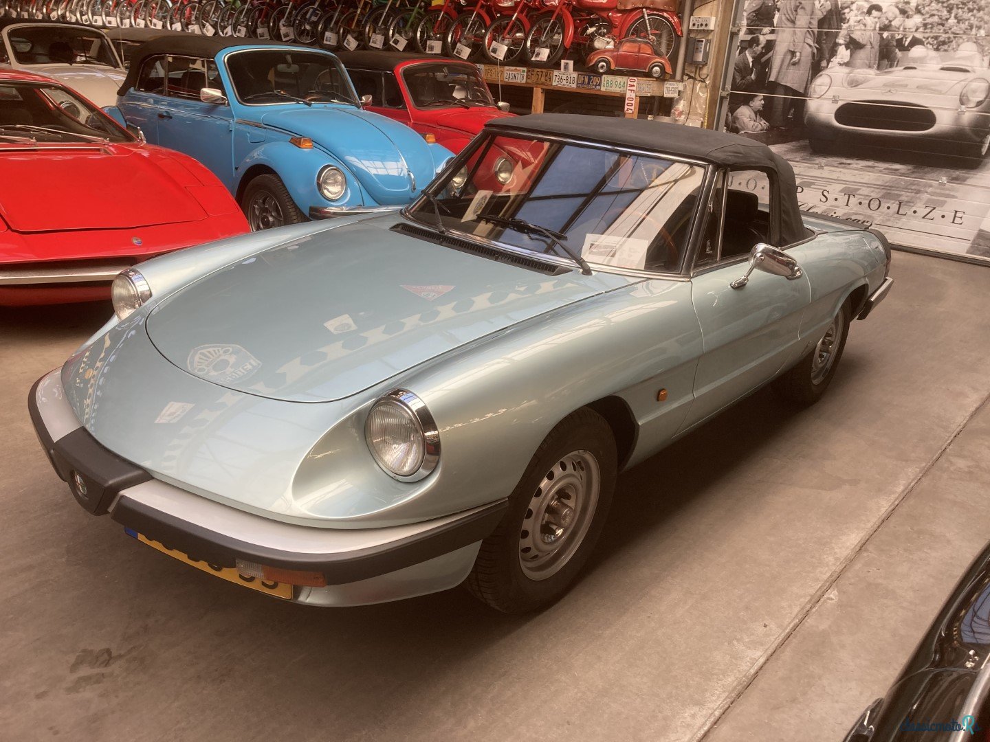 1985' Alfa Romeo Spider 2000 photo #1