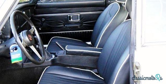 1975' MG MGB Gt photo #5