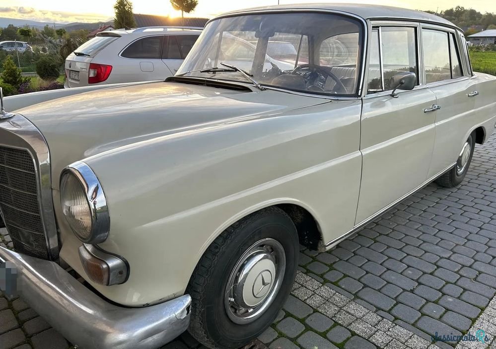 1965' Mercedes-Benz W110 photo #4