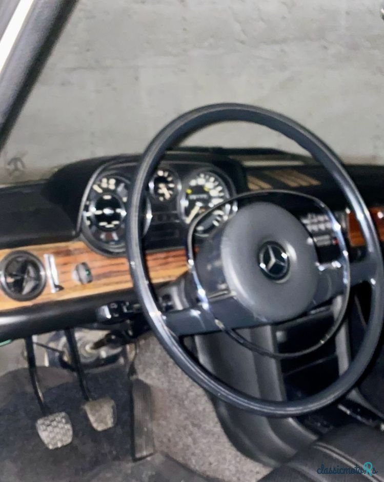 1972' Mercedes-Benz 250 photo #5