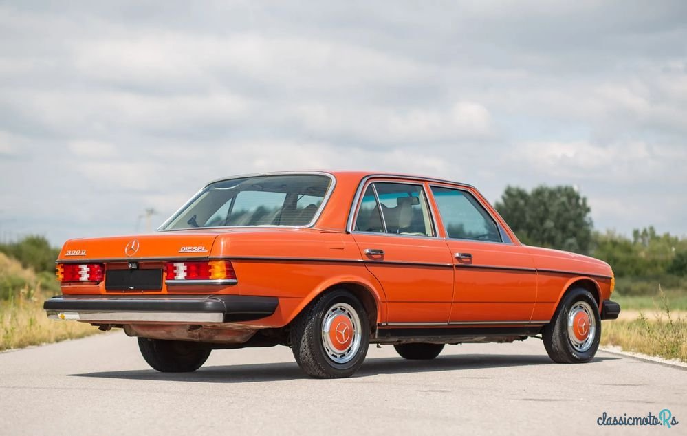 1977' Mercedes-Benz W123 photo #2