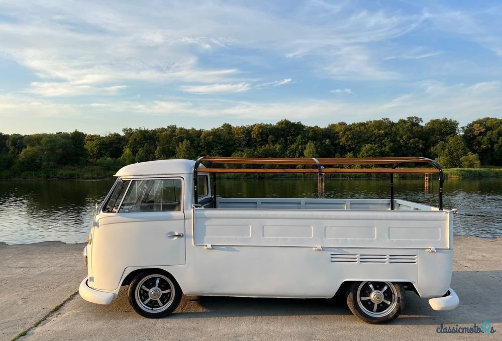1968' Volkswagen Transporter photo #3