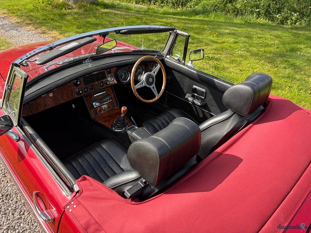 1974' MG MGB photo #4
