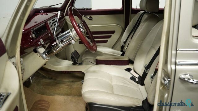 1941' Plymouth Special Deluxe photo #4