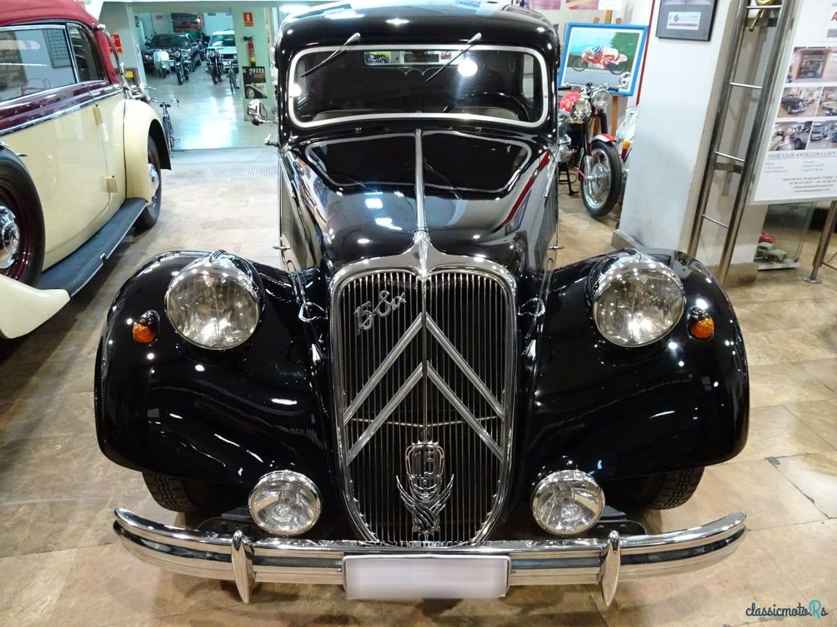 1951' Citroen Traction Avant photo #4