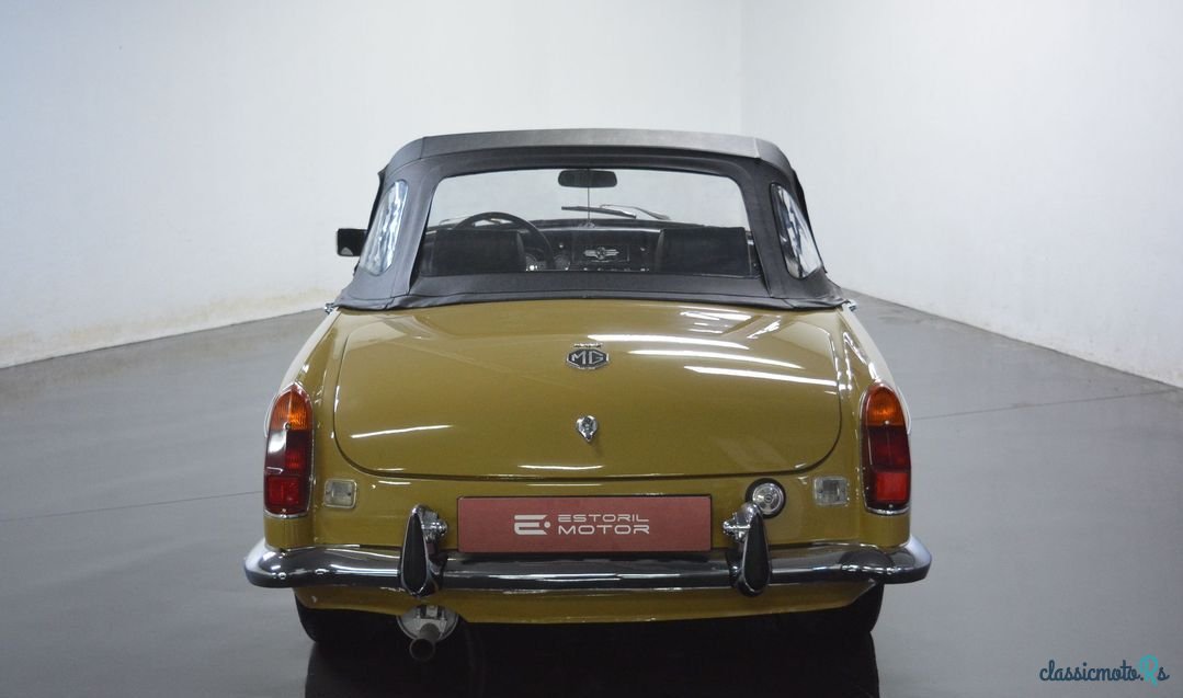 1971' MG MGB photo #3