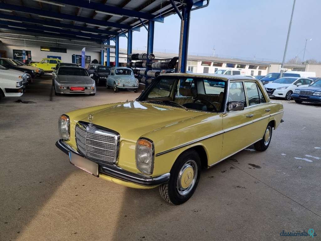 1976' Mercedes-Benz 240D photo #1