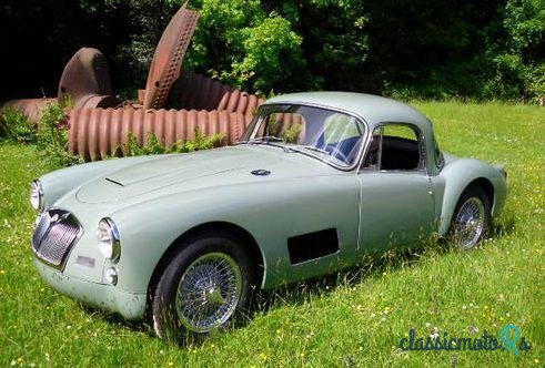 1958' MG MGA Coupe photo #3
