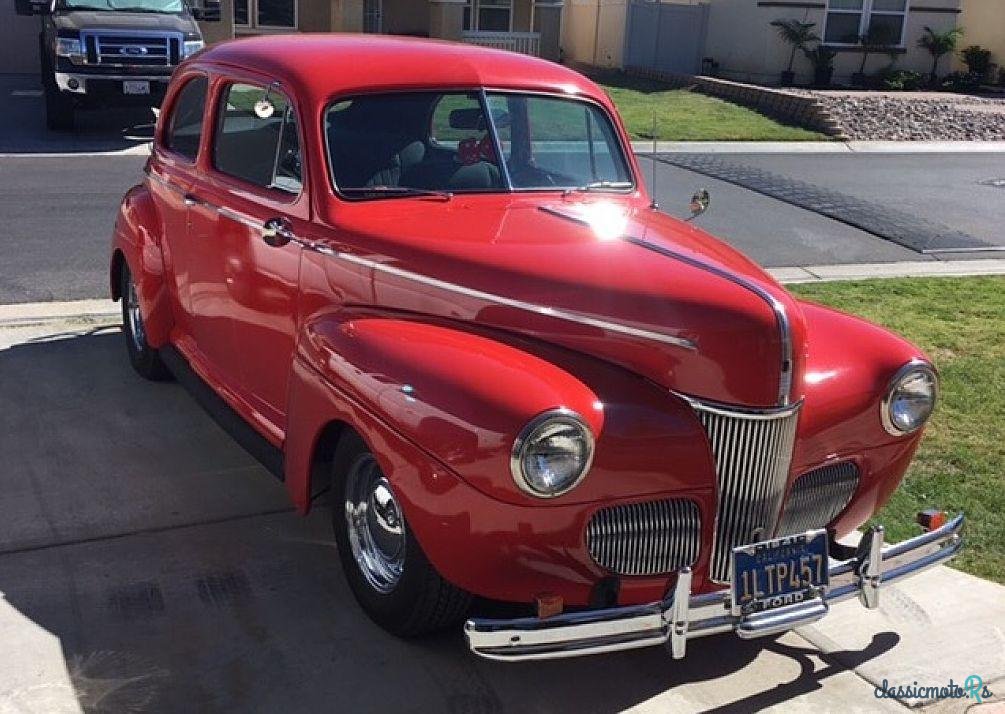 1941' Ford Deluxe photo #3