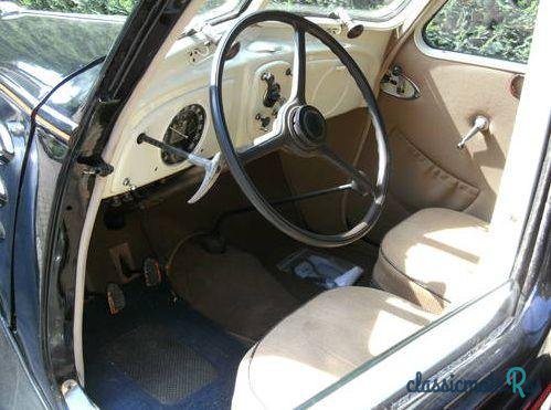 1938' Peugeot 302  Berline photo #3