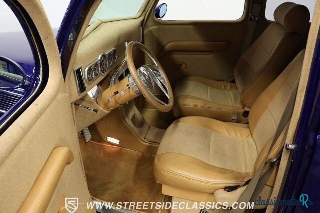 1937' Ford Deluxe photo #4