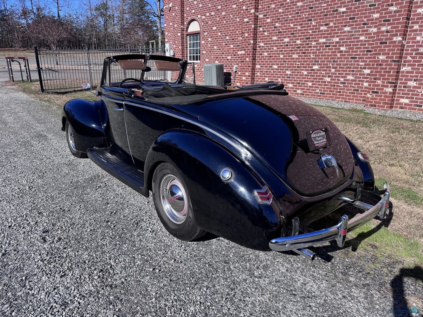 1940' Ford Deluxe photo #3
