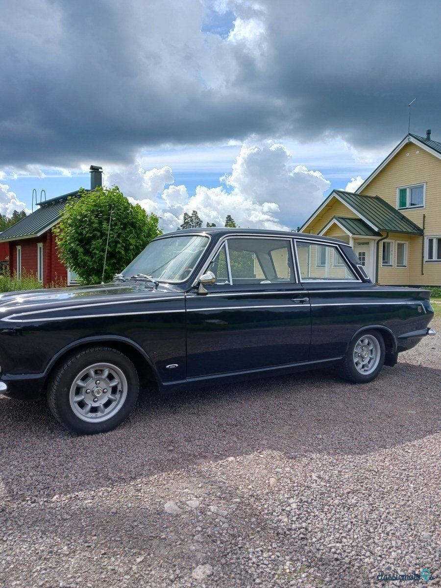 1966' Ford Cortina photo #4