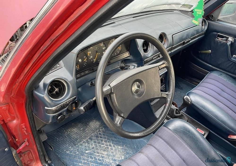 1976' Mercedes-Benz W123 photo #5