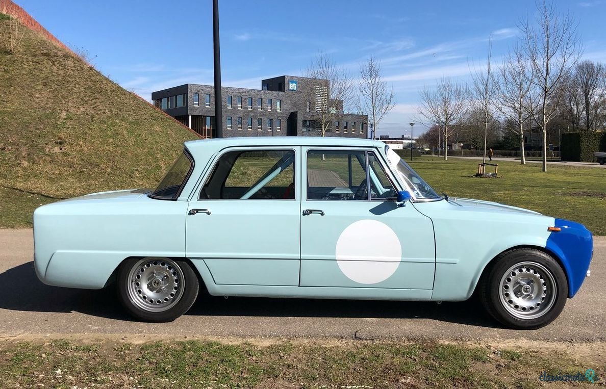 1966' Alfa Romeo Giulia photo #4