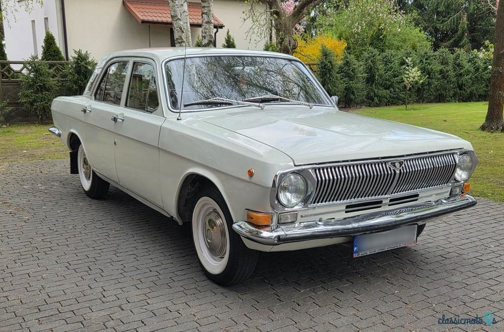 1976' Gaz 24 photo #2