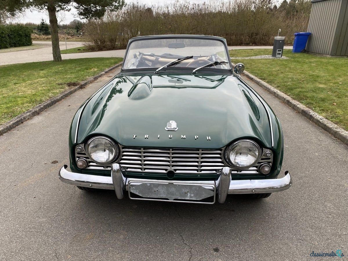 1964' Triumph TR4 photo #2