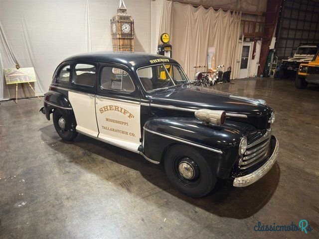 1947' Ford Super Deluxe photo #3